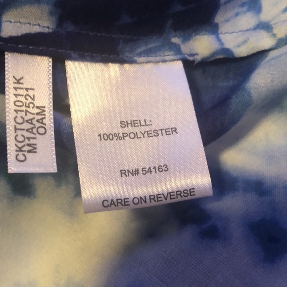 Calvin Klein blouse. Size Large. - Picture 5 of 5